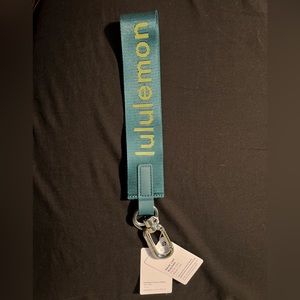Lululemon Neverlost keychain New